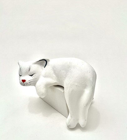 Чернолощёная керамика Кошка Свисающая 'Спит' 1