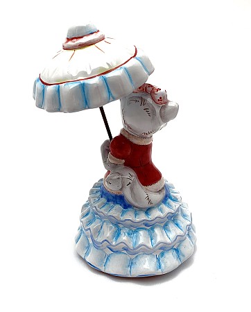 Коллекционная керамическая фигурка 'Кошка с зонтиком'
