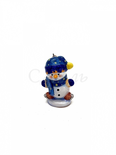 Керамическая ёлочная игрушка 'Снеговик на коньках'