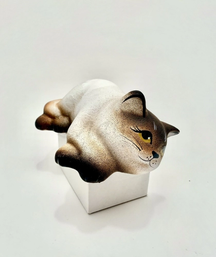Чернолощёная керамика Кошка Свисающая 'На боку' 2